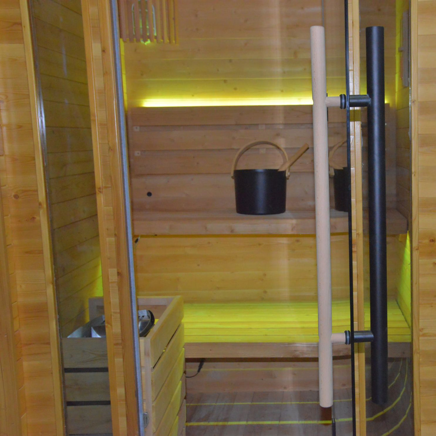 EBARZA™ Indoor/Outdoor Sauna Room LM-BR200TD